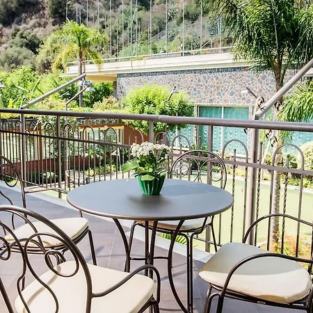 Otel Art Diamond Naxos Taormina 4*