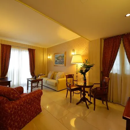 Отель Art Diamond Naxos Taormina 4*