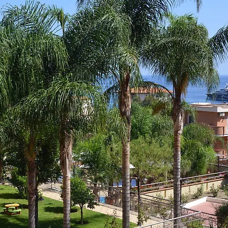 Art Diamond Naxos Taormina 4* Джардини-Наксос
